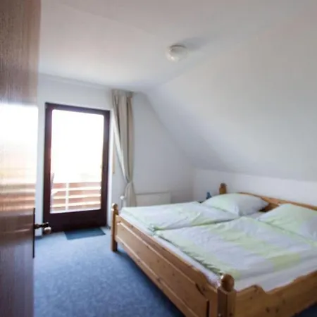 Lejlighed Ferienwohnungen-neue-tiefe-wohnung-kleiderbuegel *